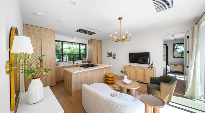 Photo of Sunset Strip Style