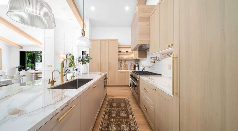 Photo of Sunset Strip Style