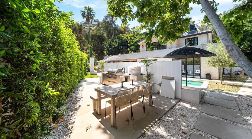 Photo of Sunset Strip Style