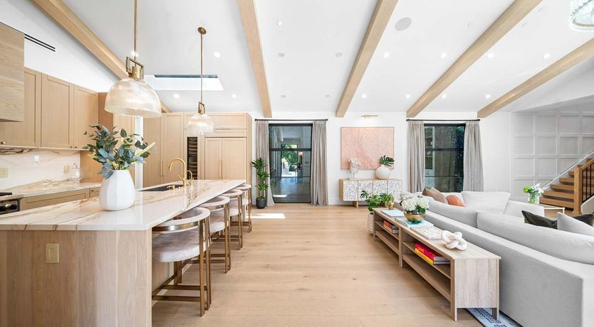 Photo of Sunset Strip Style