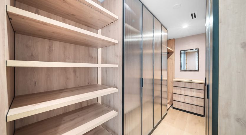 Photo of Sunset Strip Style