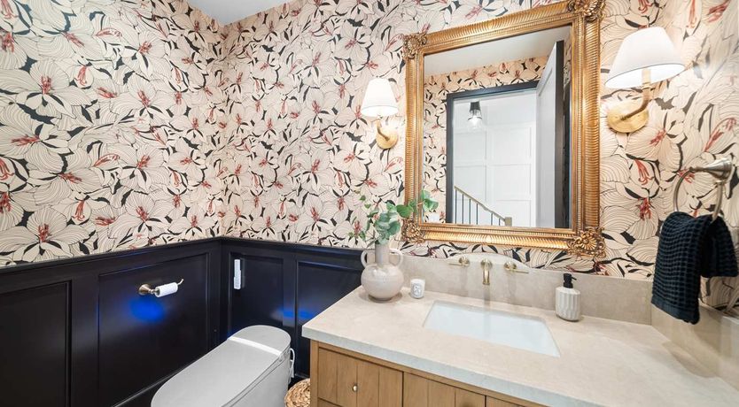 Photo of Sunset Strip Style