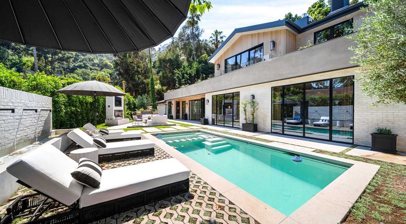 Photo of Sunset Strip Style