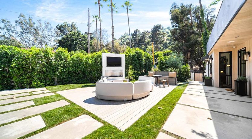 Photo of Sunset Strip Style