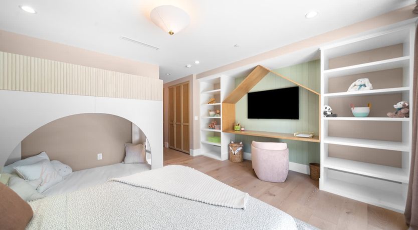 Photo of Sunset Strip Style