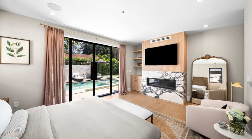 Photo of Sunset Strip Style