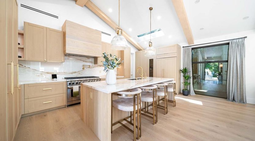 Photo of Sunset Strip Style