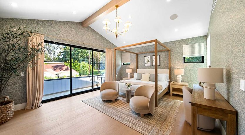 Photo of Sunset Strip Style