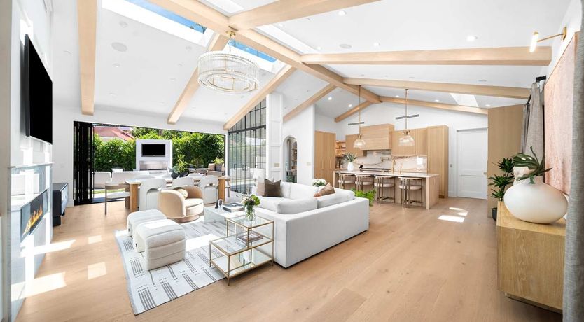 Photo of Sunset Strip Style