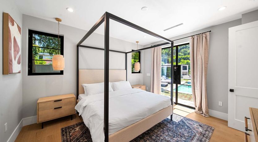 Photo of Sunset Strip Style