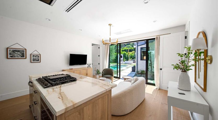 Photo of Sunset Strip Style