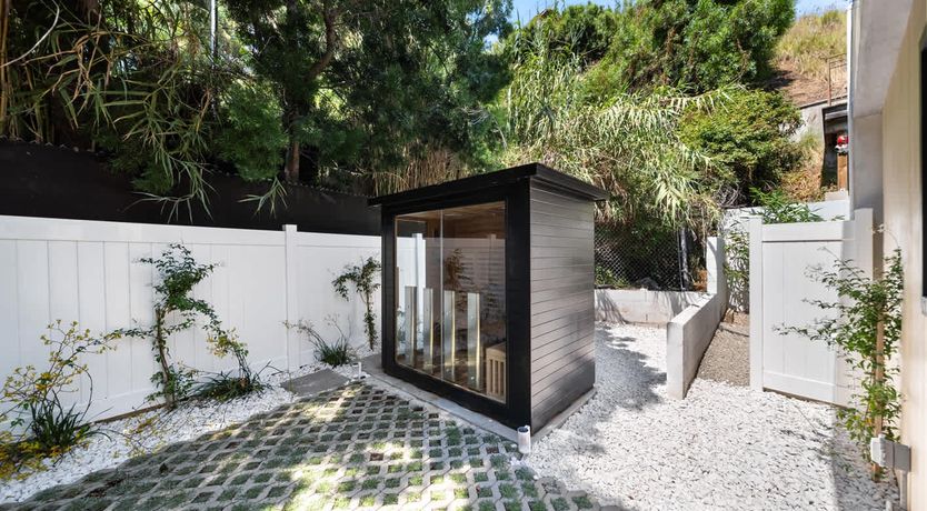 Photo of Sunset Strip Style