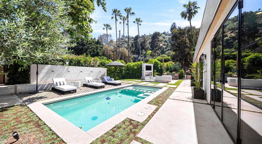 Photo of Sunset Strip Style