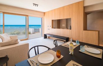 Grand Seascape Holiday Home