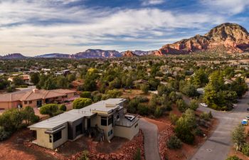 The Desert Ridge Holiday Home