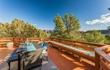 Rose Canyons Hideaway Holiday Home