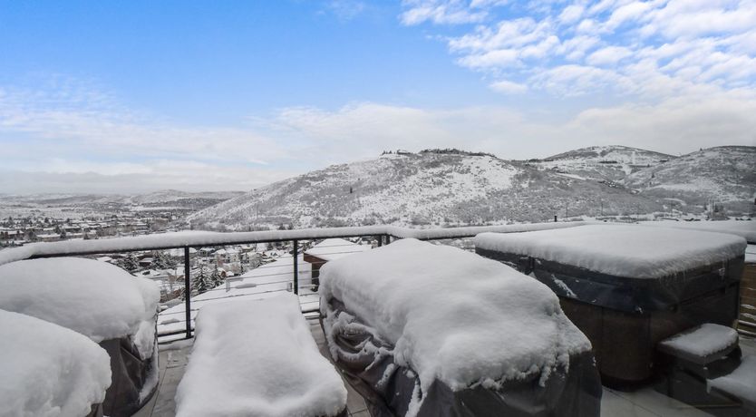 Photo of Snowy Mountain View