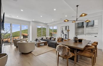 Snowy Mountain View Holiday Home