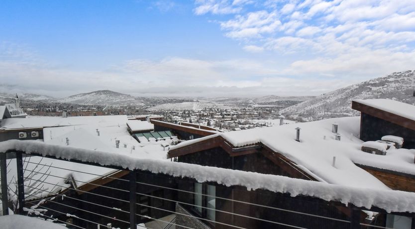 Photo of Snowy Mountain View