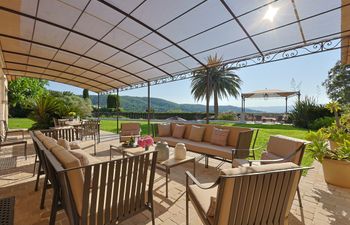 Tropez Time Holiday Home