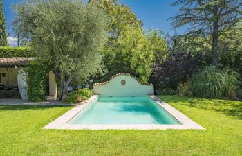 Poolside in Mougins Holiday Home