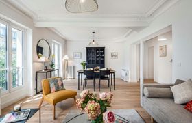 Photo of picturesque-parisian-street