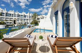 Photo of marbella-plunge