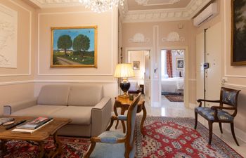 River Arno Strolls Holiday Home