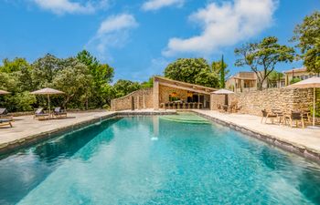 Provençal Vista Holiday Home