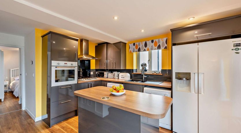 Photo of 2 Bed in High Bickington