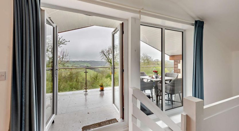 Photo of 2 Bed in High Bickington