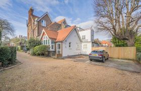 Photo of 2-bed-in-eastbourne-1