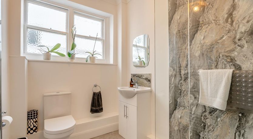 Photo of 2 Bed in Eastbourne