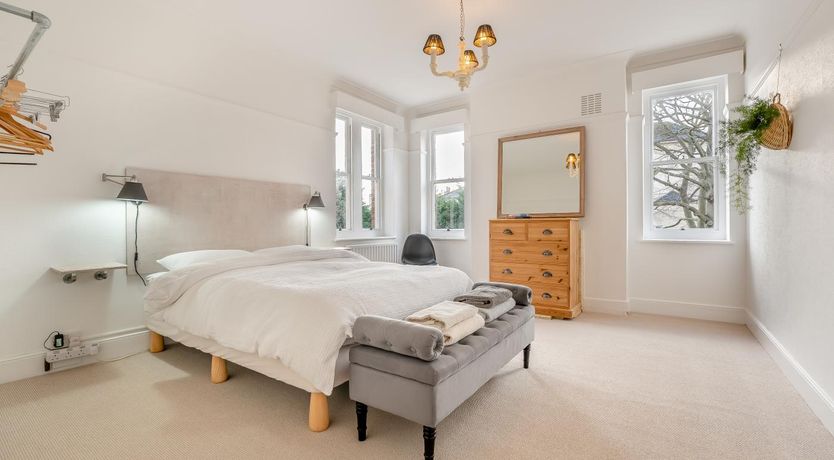 Photo of 2 Bed in Eastbourne