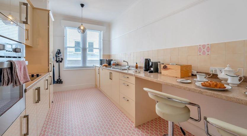 Photo of 2 Bed in Eastbourne