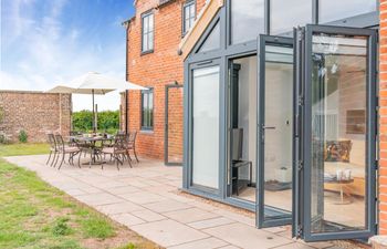 2 Bed in Thornton Le Moor Holiday Home