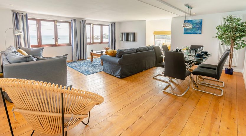 Photo of 3 Bed in Coverack