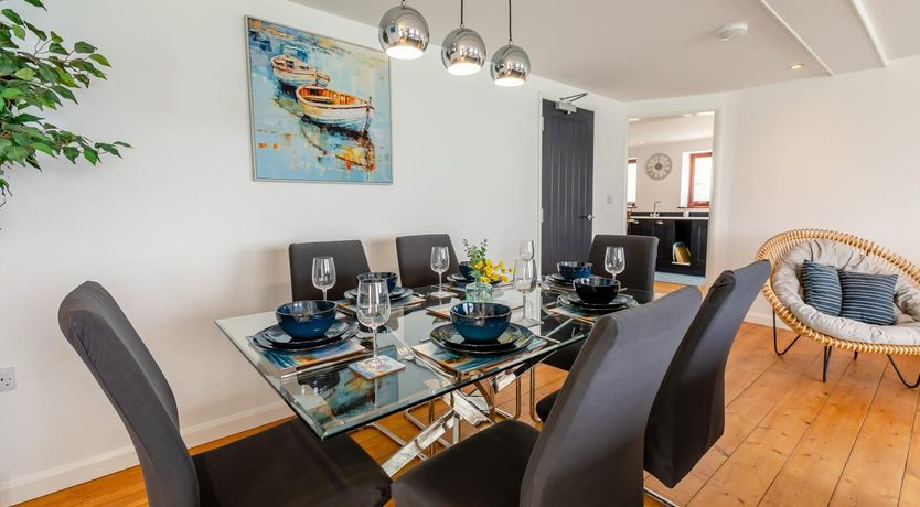 Photo of 3 Bed in Coverack