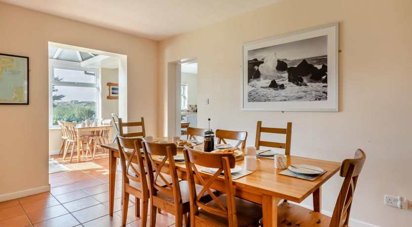 Photo of 6 Bed in Croyde