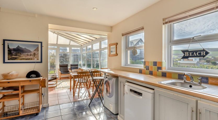 Photo of 6 Bed in Croyde