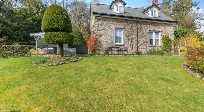 Photo of 4 Bed in Grange-over-Sands