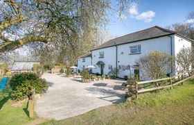 Photo of 2-bed-in-whitstone-1