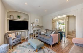 Photo of 3-bed-in-lyme-regis-1