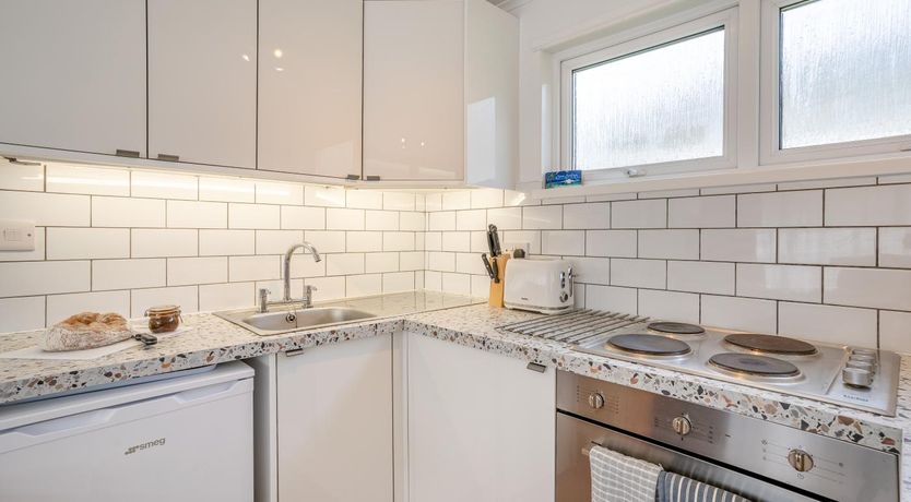 Photo of 2 Bed in Mumbles