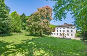 Photo of 5-bed-in-minchinhampton