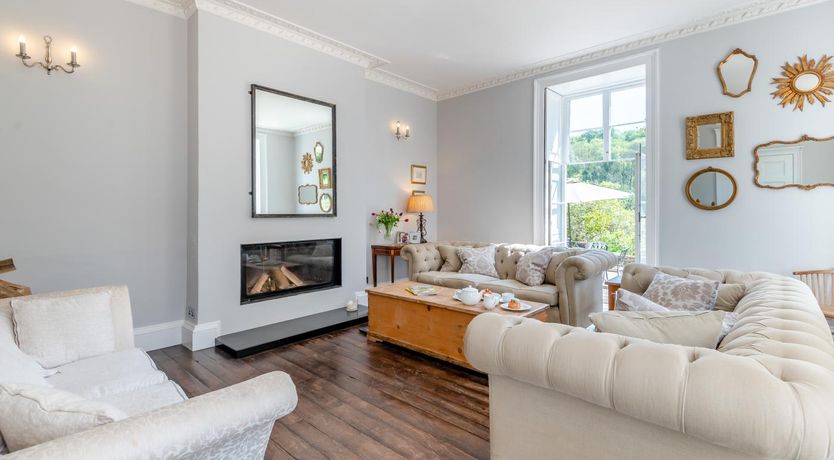 Photo of 5 Bed in Minchinhampton