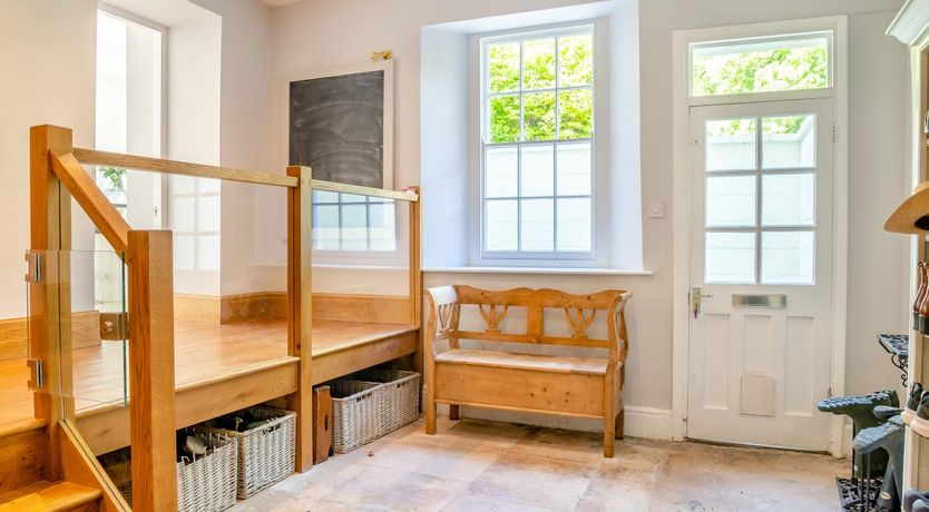 Photo of 5 Bed in Minchinhampton