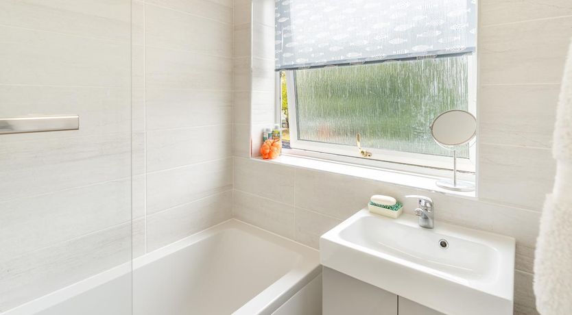 Photo of 2 Bed in Mumbles