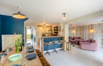 4 Bed in Camber Holiday Home