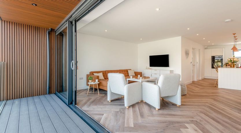 Photo of 4 Bed in Bournemouth